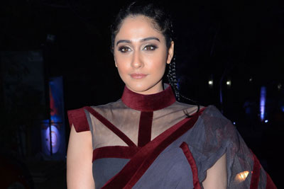 regina-cassandra-at-awe-pre-release-event